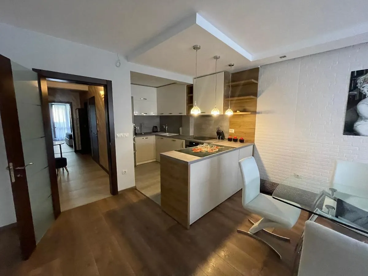 Luxury Apartments In Top City Center Varna 1 0*,